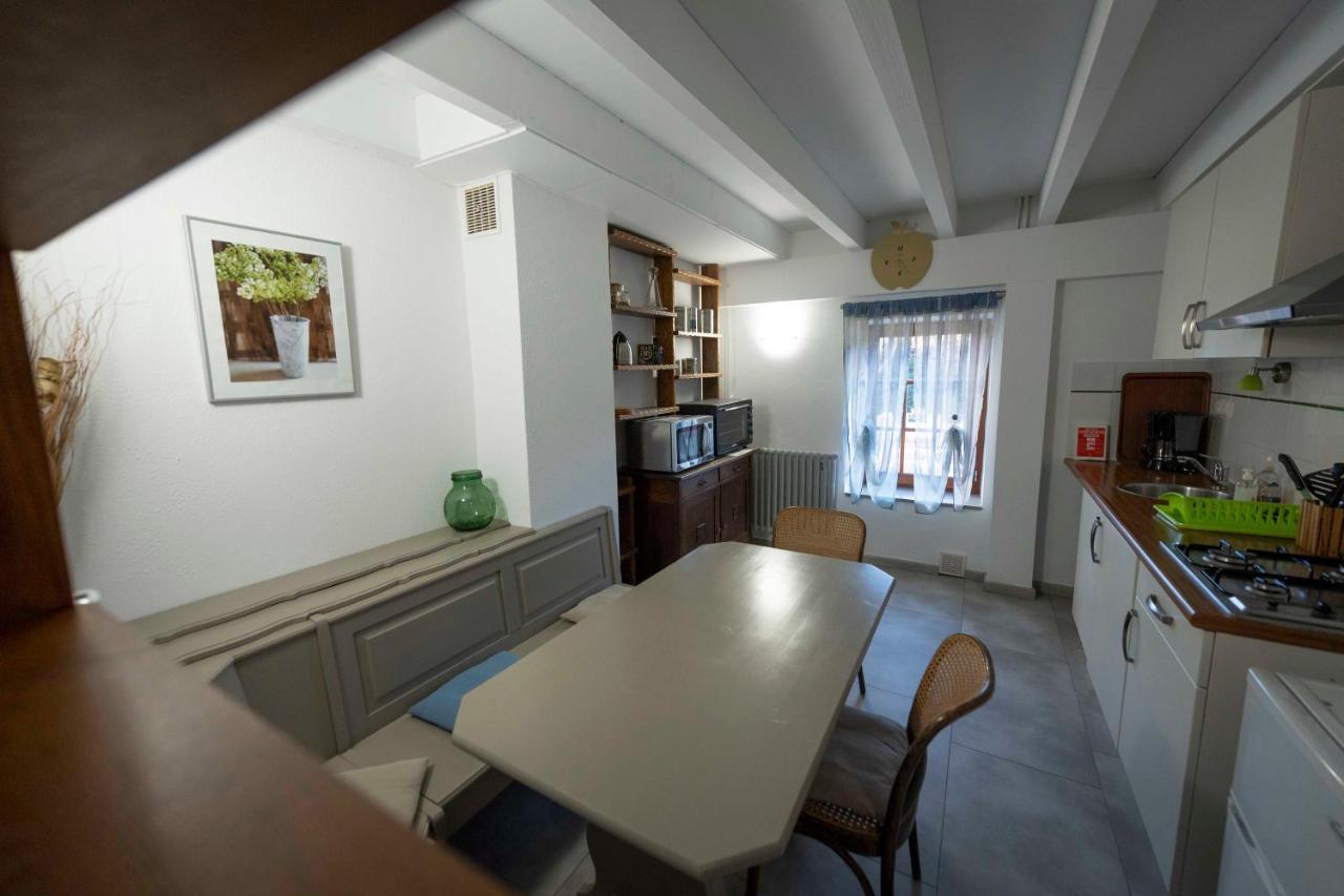Maison D'Hote La Grange Aux Ayres Olloix Esterno foto
