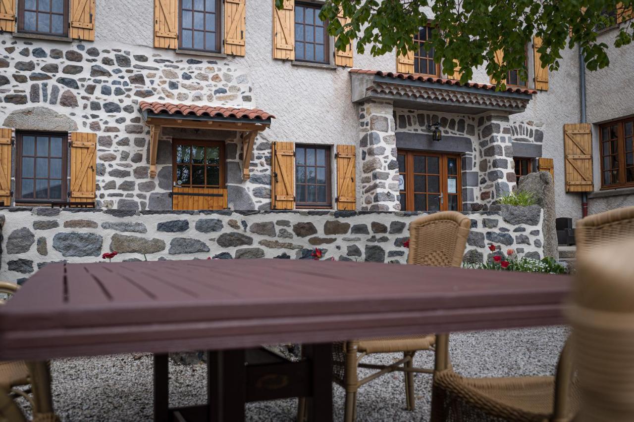 Maison D'Hote La Grange Aux Ayres Olloix Esterno foto