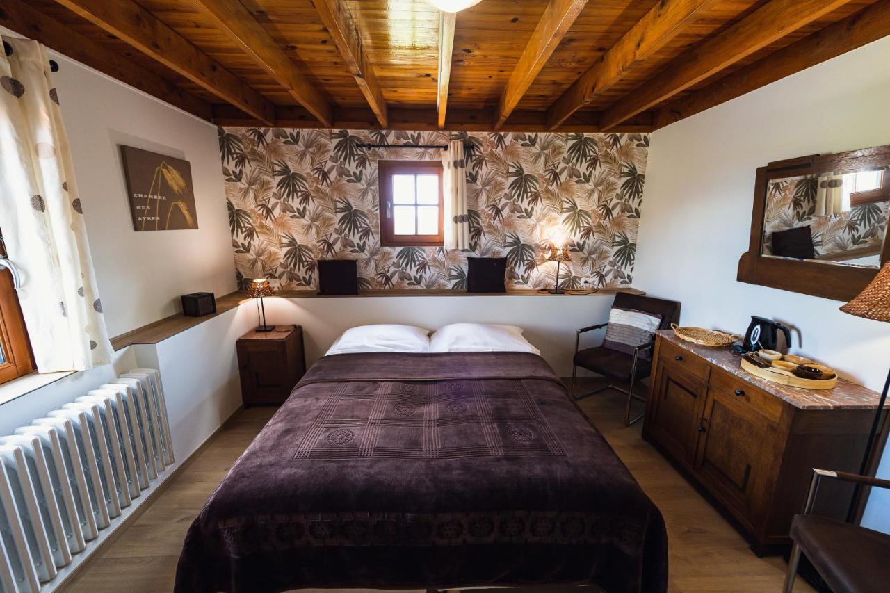 Maison D'Hote La Grange Aux Ayres Olloix Esterno foto