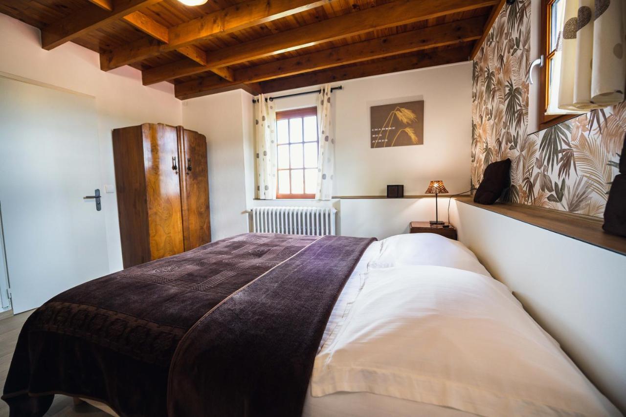 Maison D'Hote La Grange Aux Ayres Olloix Esterno foto